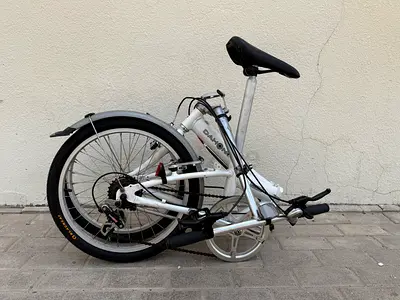 White Dahon Folding Bike 20 Size Perfect Condition 6 Speed Shimano