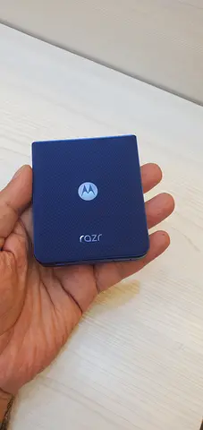 Moto razr 60