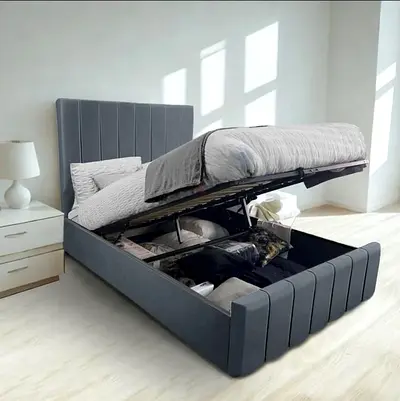 Gray Upholstered Storage Bed with Hydraulic Lift - Queen Size