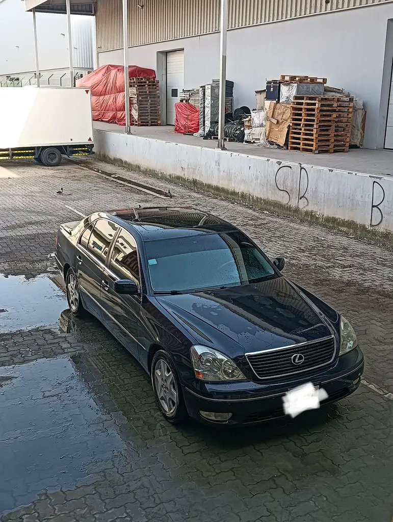 Lexus LS-Series 2001 — photo 1 of 5