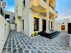 Freehold .Modern villa on a main street, no registration fees.