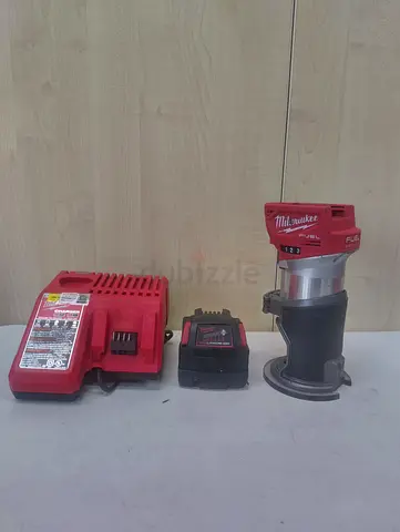 MILWAUKEE ROUTER 18V B.L