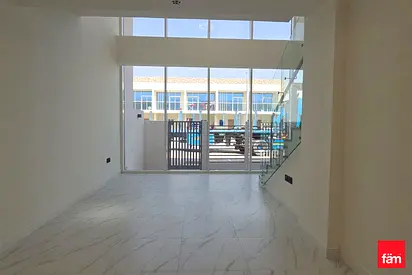 Next to Entrance | Single row | Ready to move