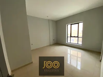 Central location | Large area | Close to exits and services | Excellent price