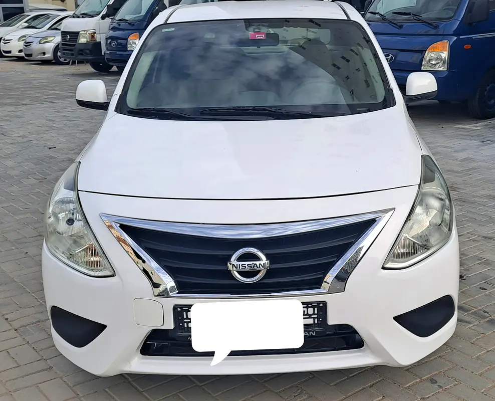 Nissan Sunny 2020 — photo 1 of 10