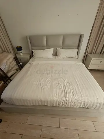 Superking upholstered bed with padded headboard - light grey mattress can be included