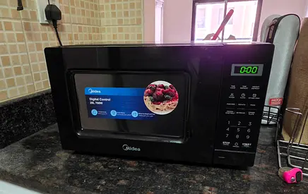 Midea 20L Digital Microwave - Very Good Condition. No faults at all.