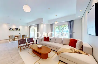 Townhouse | Furnished | Private Garage