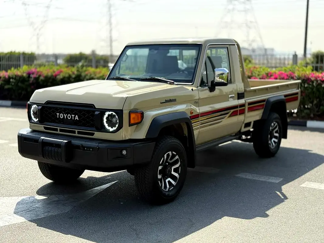 Toyota Land Cruiser 70 Series 2025 — photo 1 of 12