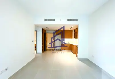 Beachside Living/Direct Beach Access/Ready to Move/Mangrove Style