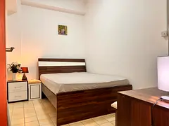 FULLY FURNISHED ROOM READY TO MOVE IN TODAY WITH SEA VIEW .