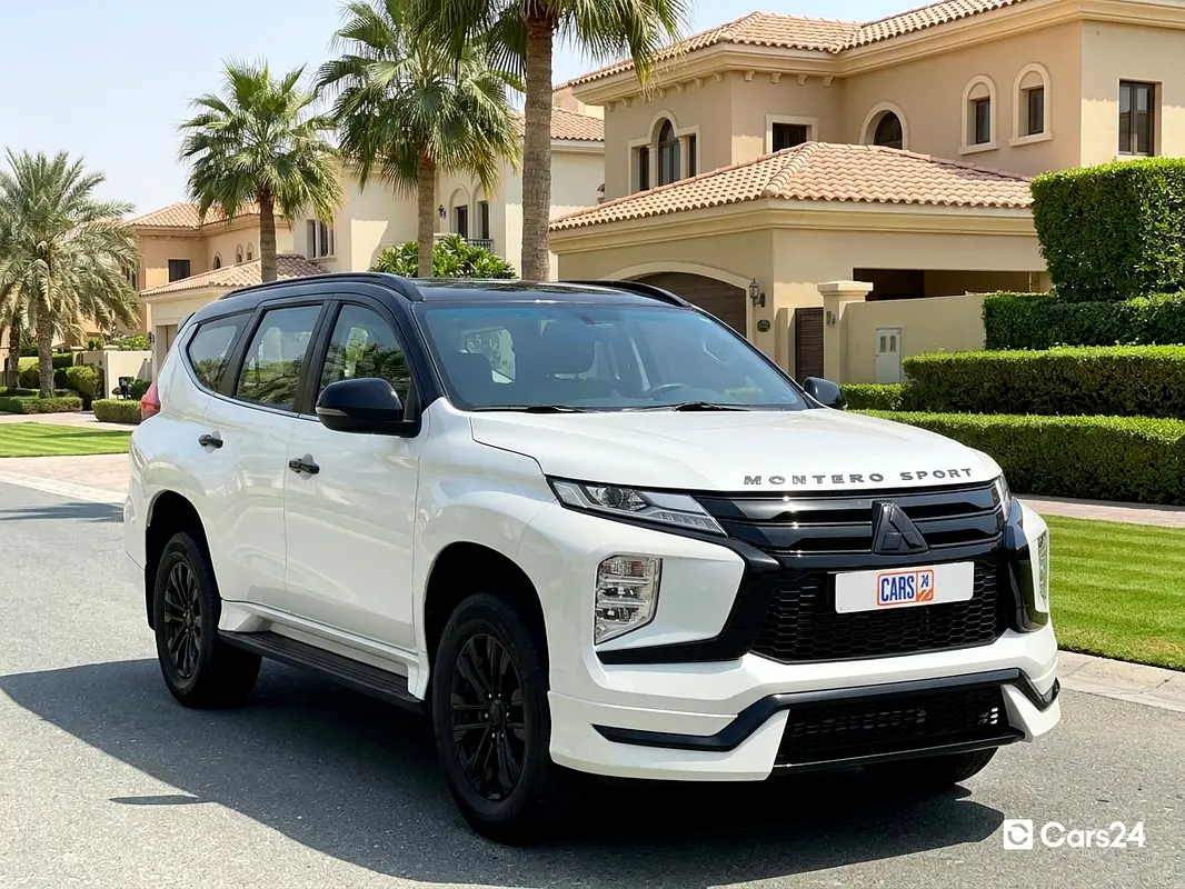 Mitsubishi Montero Sport 2023 — photo 1 of 13