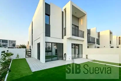 Luxury 4BR Villa | Fully Landscaped | End Unit