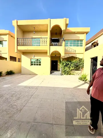Offer Specious 4BR Villa near Corniche Beach Ready to move