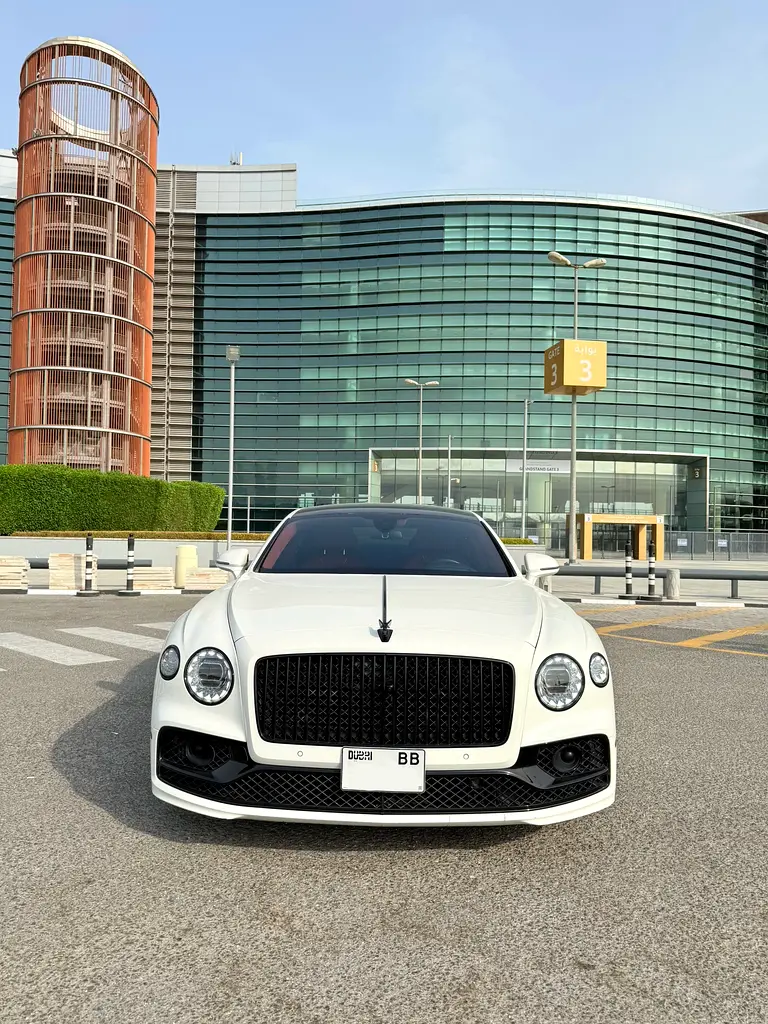 Bentley Flying Spur 2022 — photo 1 of 8