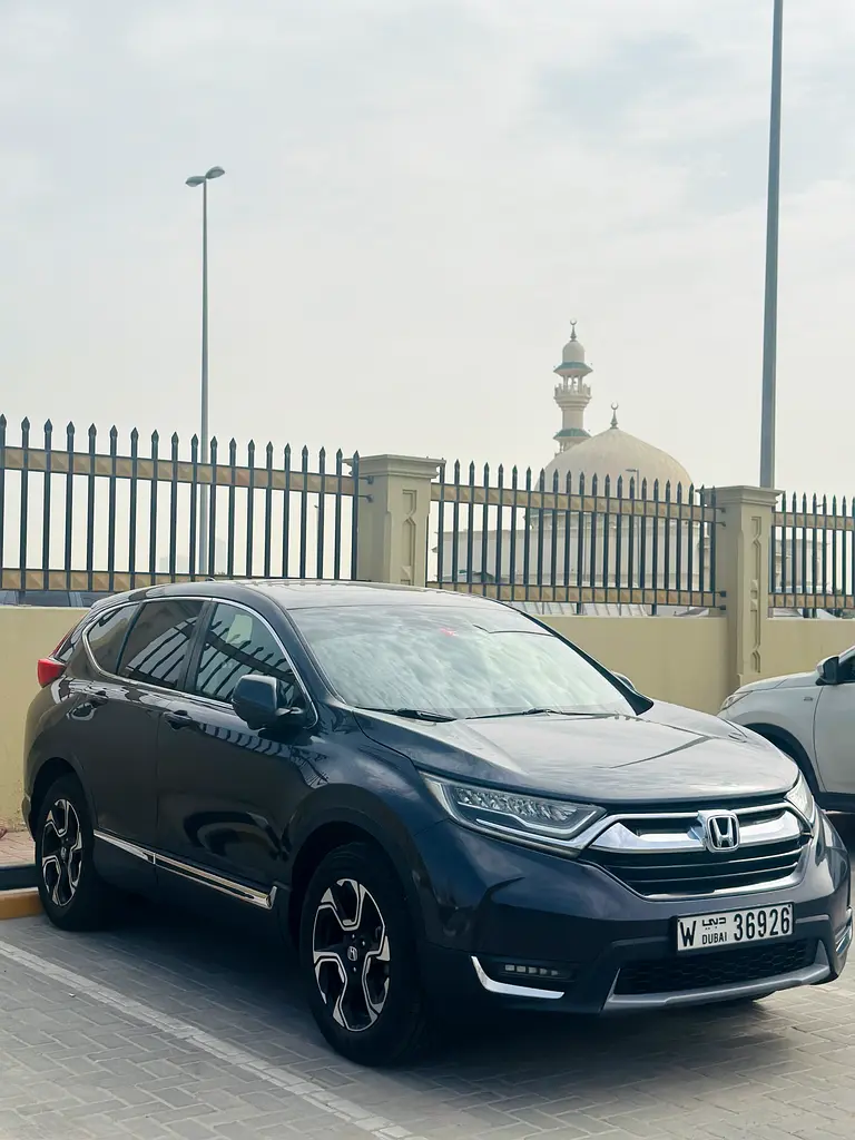 Honda CR-V 2018 — photo 1 of 9