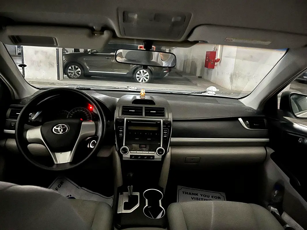 Toyota Camry 2013 — photo 1 of 12