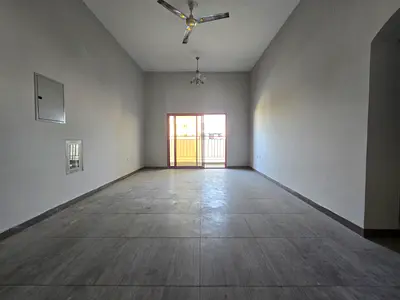 موقع مميز قريب من شارع الشيخ عمار يوفر سهولة الوصول إلى جميع الخدمات والمرافق الحيوية _ سكن عائلات
