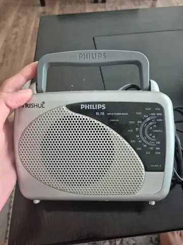 Philips Portable AM/FM Radio with Handle - Used