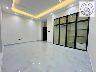 **** اغتنم الفرصة! فيلا جديدة فاخرة بالكامل متاحة للإيجار في الروضة 2 عجمان ****