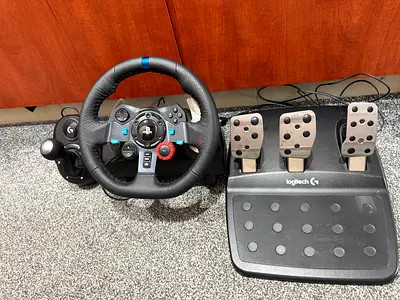Logitech G29 Driving Force Racing Wheel