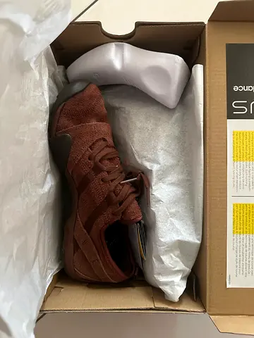 New Balance MT100 Brown suede casual sneaker, size unused in box