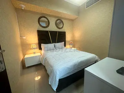 NO COMMISSION, Marina Luxury private room with own washroom , weekly 6 days free cleaning service