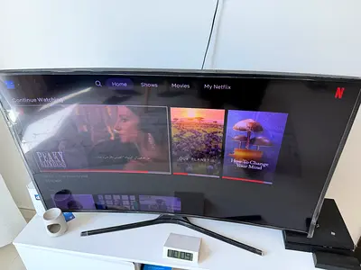 Samsung 55” Curved 4K UHD Smart TV – Model UA55KU7350K (Excellent Condition, HDR, Tizen Smart TV)