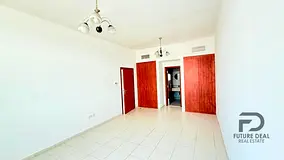 Spacious &amp; Bright 1 Bedroom Apartment | Huge Balcony | Prime DSO Location
