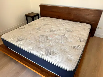 Excellent condition Crate and barrel bed with mattresses solid wooden TOP QUALITY Luxury