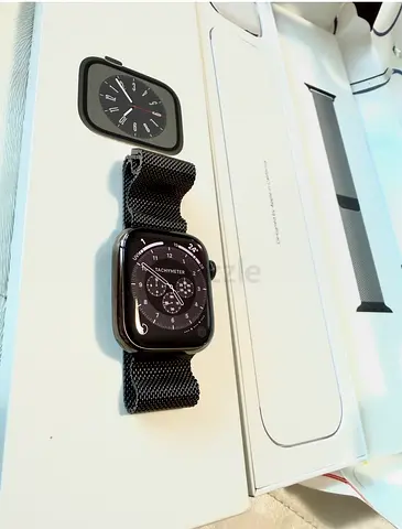 Apple Watch Series 9 Graphite Stainless Steel with Milanese Loop