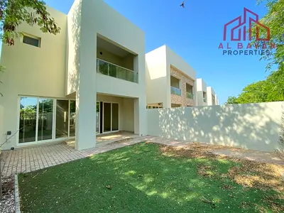 Distress deal 2 bed+maids TH| Beach access