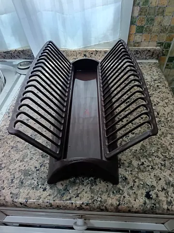 Compact Plastic Plate Organiser  Drying Rack (Quick Sell)