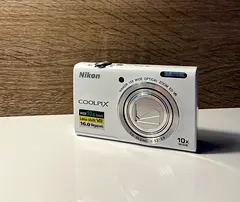 Nikon Coolpix S6200 Compact Point-and-Shoot Camera - White, 16MP