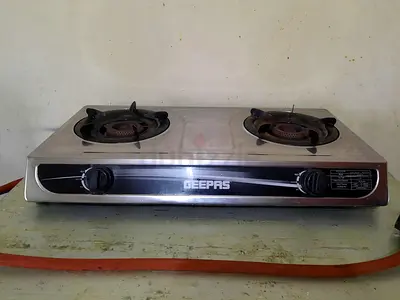 Gas cylinder set with stove