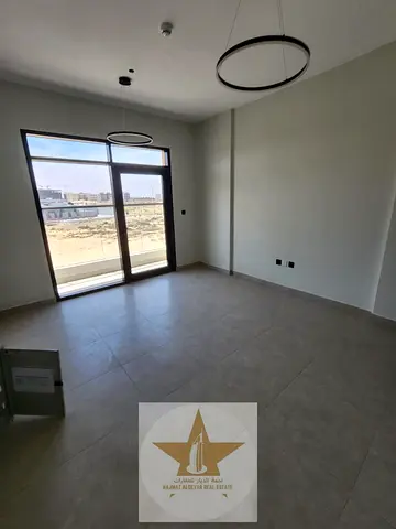 🏡 للإيجار في الشارقة – منطقة تلال 🌟 ✨ غرفة وصالة مع بلكونة | أول ساكن | تشطيب ألترا ديلوكس ✨  فرصة مميزة جداً للسكن الراقي في واحدة من أفضل المناطق
