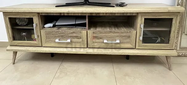 Wood-effect TV Unit with Glass Doors — Light Oak Finish