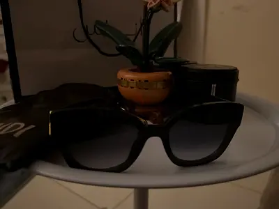 Sunglasses Fendi First FE40098I- gently used- price negotiable