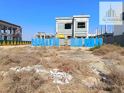 A great opportunity to own land in a quiet and distinguished location, close to the mosque, the entrance