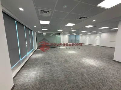 Efficient Large-Scale Office Space for SMEs & Corporate Teams