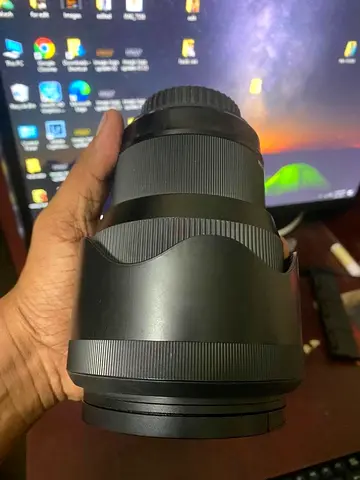 Sigma 85mm 1.4 Art lens for canon