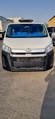 Chiller van 2019 Toyota hiace new shape