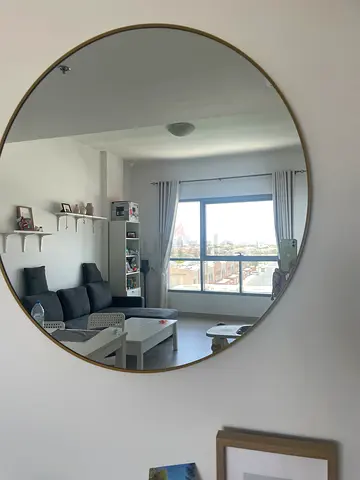 Round wall mirror