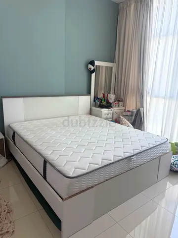 King size pocket spring mattress with platform bed base - good condition