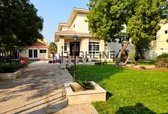 Luxury 5-Bedroom Villa with Pool &amp; Majlis