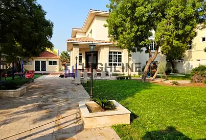 Luxury 5-Bedroom Villa with Pool & Majlis