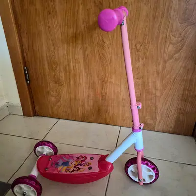 Pink 3-Wheel Kids Scooter with Disney Princess Deck