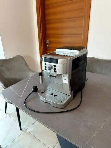 DeLonghi Coffee machine