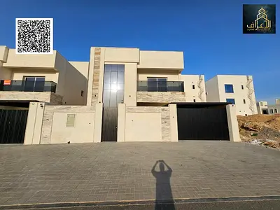 تملك فيلا بعجمان/العامرة-5 غرف ماستر مع رووف-على شارع الشيخ محمد بن زايد مباشرة.
