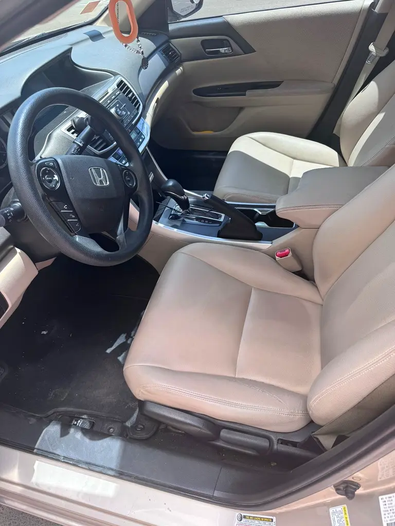 Honda Accord 2013 — photo 1 of 11